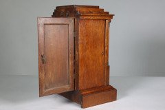 A Continental Arts & Crafts Oak Mantle Clock with Carved Stylised Glasgow Roses - Thumbnail 6
