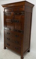 Arts & Crafts Oak Linen Press by Liberty and Co with Fleur De Lys carved details - Thumbnail 5