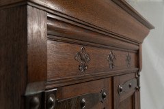 Arts & Crafts Oak Linen Press by Liberty and Co with Fleur De Lys carved details - Thumbnail 10