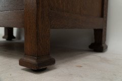 Arts & Crafts Oak Linen Press by Liberty and Co with Fleur De Lys carved details - Thumbnail 24