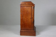 A Continental Arts & Crafts Oak Mantle Clock with Carved Stylised Glasgow Roses - Thumbnail 4