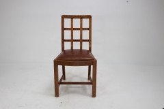 Heals of London, Attr. A set of three Arts and Crafts lattice-back chairs with matching armchair - Thumbnail 3