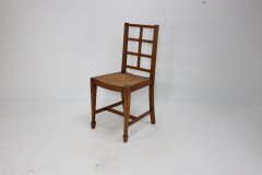 Heals of London, Attributed. an Arts & Crafts Oak Lattice Back Side Chair - Thumbnail 3