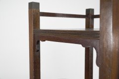 An Anglo-Japanese style mahogany side cabinet of slender form with brass sabots - Thumbnail 9