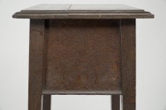 A nice quality Arts and Crafts plant stand with molded details - Thumbnail 8