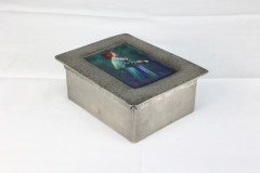 Liberty & Co., An Arts & Crafts Pewter Box with an Enamel Maiden to the Lid - Thumbnail 3