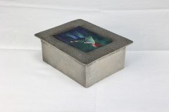 Liberty & Co., An Arts & Crafts Pewter Box with an Enamel Maiden to the Lid - Thumbnail 7