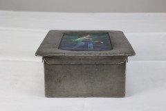 Liberty & Co., An Arts & Crafts Pewter Box with an Enamel Maiden to the Lid - Thumbnail 10