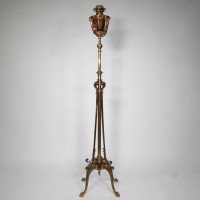 WAS Benson. An Arts & Crafts Copper and Brass Telescopic Standard Oil Lamp - Thumbnail 2