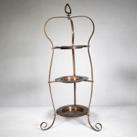 Arts and Crafts – Copper Cake Stand with Three Matching Plates, c.1910 - Thumbnail 3