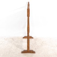 Albert Harrison Thirsk, attributed. A Carved & Adzed Oak Fire Screen with Leather Panel - Thumbnail 5