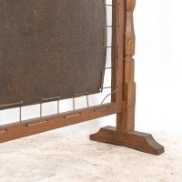 Albert Harrison Thirsk, attributed. A Carved & Adzed Oak Fire Screen with Leather Panel - Thumbnail 20