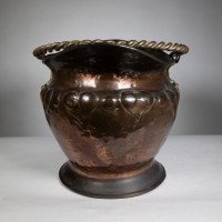Arts & Crafts Copper Coal Bucket W. Repousse Leaf Decoration & Rope Twist Handle - Thumbnail 4
