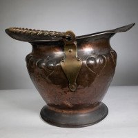 Arts & Crafts Copper Coal Bucket W. Repousse Leaf Decoration & Rope Twist Handle - Thumbnail 6