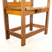 An Arts & Crafts Hall Seat in the Glasgow-Style with Extended Capped Tops - Thumbnail 12