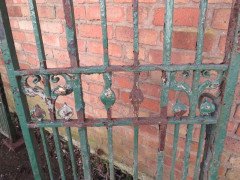 An Exceptional Period Pair of Arts & Crafts Hand-hammered & Wrought Iron Gates - Thumbnail 5