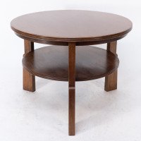 Gordon Russell. A gunstock figured walnut coffee table on gunstock shaped legs - Thumbnail 2