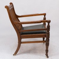 James Peddle, attributed. An Aesthetic Movement Oak Armchair with Serpentine Shaped Back - Thumbnail 4