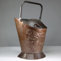 Townshend's Birmingham (stamped). An Impressive Arts & Crafts Copper Coal Bucket - Thumbnail 4
