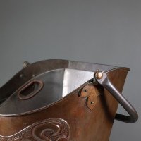 Townshend's Birmingham (stamped). An Impressive Arts & Crafts Copper Coal Bucket - Thumbnail 11