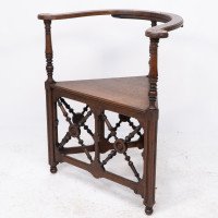 Jas Shoolbred. An Aesthetic Movement Oak Corner Armchair with Stylized Turnings - Thumbnail 3