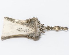 A Gothic Revival Solid Brass Crumb Tray with Tigers Heads & Floral Decors - Thumbnail 8