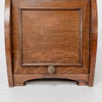 W. J. Neatby, Attributed – Arts and Crafts Oak Coal Box with Stylized Handles - Thumbnail 6