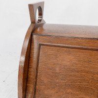 W. J. Neatby, Attributed – Arts and Crafts Oak Coal Box with Stylized Handles - Thumbnail 10