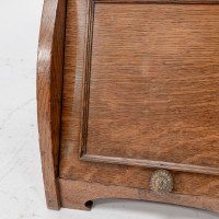 W. J. Neatby, Attributed – Arts and Crafts Oak Coal Box with Stylized Handles - Thumbnail 12