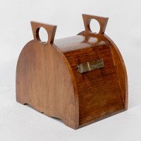 W. J. Neatby, Attributed – Arts and Crafts Oak Coal Box with Stylized Handles - Thumbnail 18