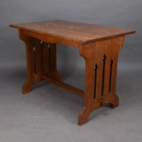 Liberty & Co., attributed. A Small Arts & Crafts Oak Dining Table - Thumbnail 4