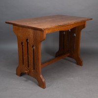 Liberty & Co., attributed. A Small Arts & Crafts Oak Dining Table - Thumbnail 6