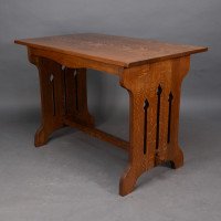 Liberty & Co., attributed. A Small Arts & Crafts Oak Dining Table - Thumbnail 8