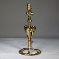 Arts and Crafts brass lamp with floral stem and heart pierced base c.1900 - Thumbnail 5