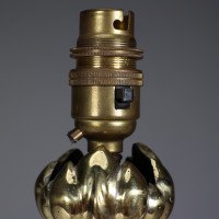 Arts and Crafts brass lamp with floral stem and heart pierced base c.1900 - Thumbnail 8