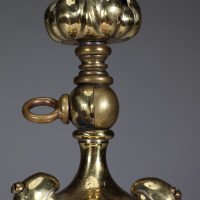 Arts and Crafts brass lamp with floral stem and heart pierced base c.1900 - Thumbnail 12