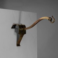 An Arts & Crafts Brass Picture Rail Wall Light - Thumbnail 8