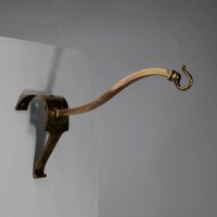 An Arts & Crafts Brass Picture Rail Wall Light - Thumbnail 12