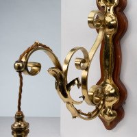 Arts and Crafts, c.1905 Set of Three Brass Wall Lights with Walnut Backplates - Thumbnail 10