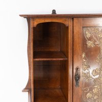 Alfred Wickham Jarvis, attributed. An Arts & Crafts Walnut Hanging Cupboard - Thumbnail 8