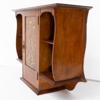 Alfred Wickham Jarvis, attributed. An Arts & Crafts Walnut Hanging Cupboard - Thumbnail 10