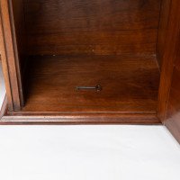 Alfred Wickham Jarvis, attributed. An Arts & Crafts Walnut Hanging Cupboard - Thumbnail 14