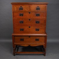 Ambrose Heal a Rare Mansfield Oak Chest of Drawers with Iron Heart Escutcheons - Thumbnail 3