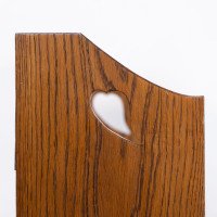 Liberty & Co attri. A little Arts & Crafts oak bookcase with heart cut-outs - Thumbnail 6