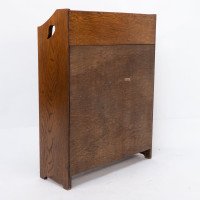 Liberty & Co attri. A little Arts & Crafts oak bookcase with heart cut-outs - Thumbnail 11