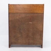Liberty & Co attri. A little Arts & Crafts oak bookcase with heart cut-outs - Thumbnail 12