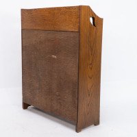 Liberty & Co attri. A little Arts & Crafts oak bookcase with heart cut-outs - Thumbnail 13