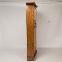 Shapland & Petter, attributed. An Arts & Crafts Oak Hall Cupboard with Flaring Cornice - Thumbnail 5