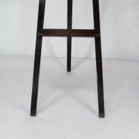 An Arts & Crafts folding oak easel with a carved butterfly flying from a flower - Thumbnail 12