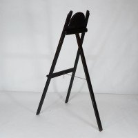An Arts & Crafts folding oak easel with a carved butterfly flying from a flower - Thumbnail 16